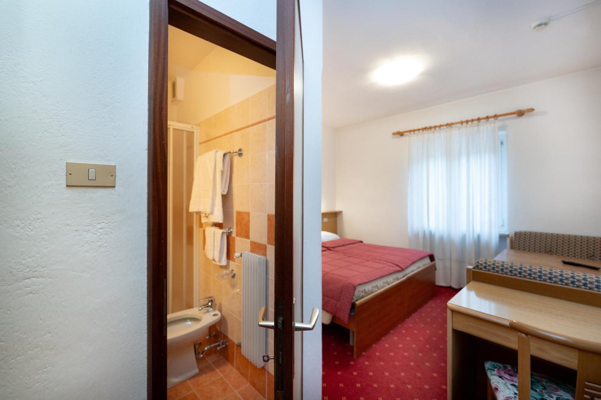 Hotel Mary 博萨迪法萨 外观 照片