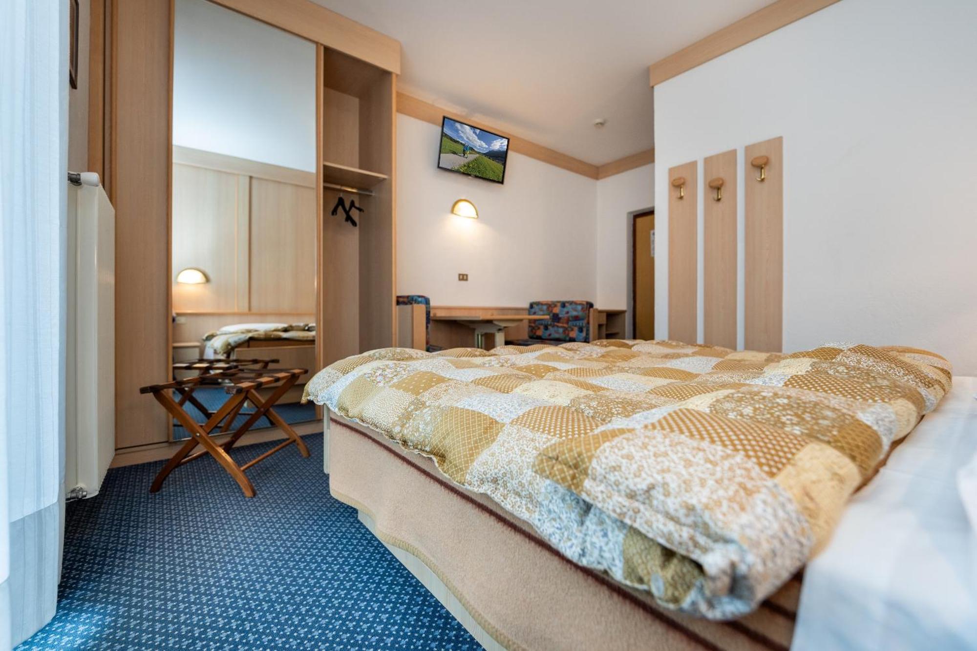 Hotel Mary 博萨迪法萨 外观 照片